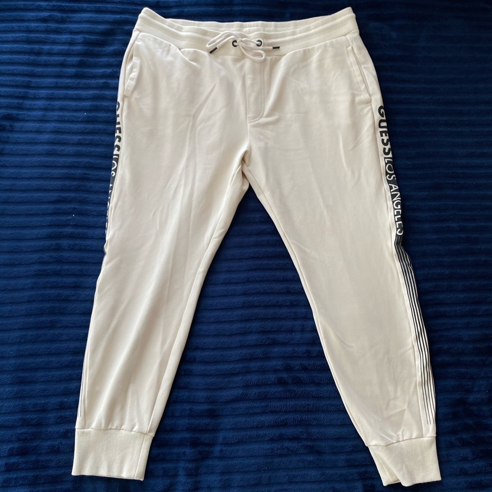 ❌ SOLD ❌ Guess LA Sweatpants - Picture 1 of 6